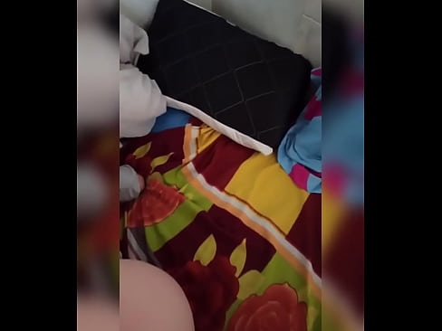 ❤️ Babaturan sakamar kuring cicing di bumi nyalira sabab salakina nuju liburan sareng kuring nyandak kasempetan pikeun bangsat sareng ngeusian buritna ku susu. ❤ video bangsat di urang